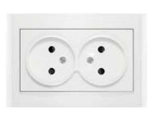 Розетка 2-м СП Бриллиант 16А IP20 без заземл. защ. шторки бел. UNIVersal 7947526 купить оптом выгодно Розетка 2-м СП Бриллиант 16А IP20 без заземл. защ. шторки бел. UNIVersal 7947526 оптом купить цена
