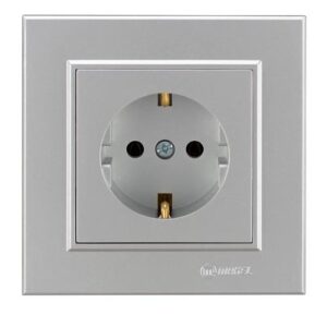 Розетка 1-м СП Karea 16А IP20 с/з сереб. Makel 56065028 оптом купить цена