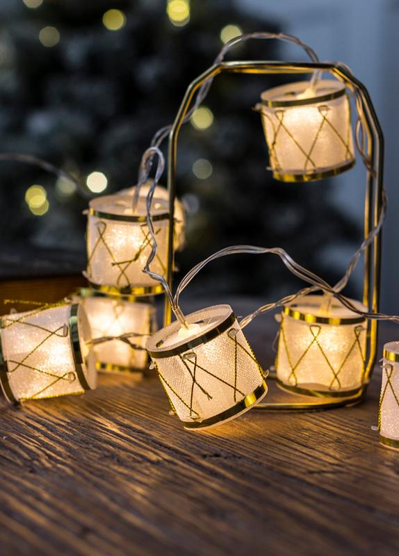 Гирлянда светодиодная "Барабаны" pvc 5х4см 10LED тепл. бел. 1.8+0.3м КОСМОС KOC_GIR-B117 купить оптом выгодно Гирлянда светодиодная "Барабаны" pvc 5х4см 10LED тепл. бел. 1.8+0.3м КОСМОС KOC_GIR-B117 оптом купить цена