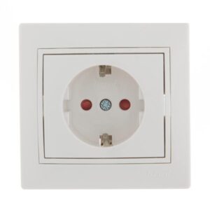 Розетка 1-м СП Mira 16А IP20 с заземл. защ. шторки с бел. вставкой керамика бел. LEZARD 701-0202-124 оптом купить цена