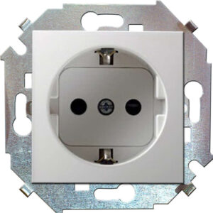 Розетка 1-м СП Simon 15 16А IP20 250В с заземл. Schuko защ. шторки винтов. клеммы механизм бел. Simon 1591443-030 оптом купить цена