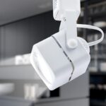 Трековый светильник однофазный ЭРА TR10-GU10 WH под лампу MR16 белый купить оптом недорого