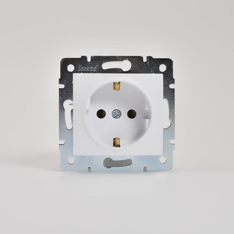 Розетка 1-м СП Karina с заземл. термопласт механизм бел. LEZARD 707-0288-122B купить оптом выгодно Розетка 1-м СП Karina с заземл. термопласт механизм бел. LEZARD 707-0288-122B оптом купить цена