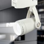 Трековый светильник однофазный ЭРА TR12-GU10 WH под лампу MR16 белый купить оптом недорого