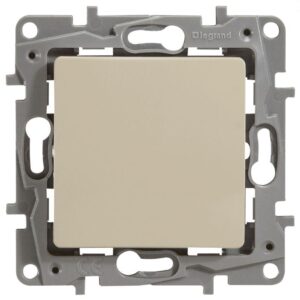 Выключатель 1-кл. СП Etika 10А IP20 250В 10AX безвинтов. зажимы механизм сл. кость Leg 672301 оптом купить цена