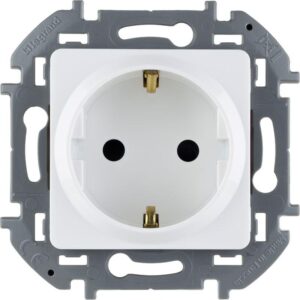 Розетка 1-м СП Inspiria 16А IP20 250В 2P+E защ. шторки немецк. стандарт механизм бел. Leg 673730 оптом купить цена