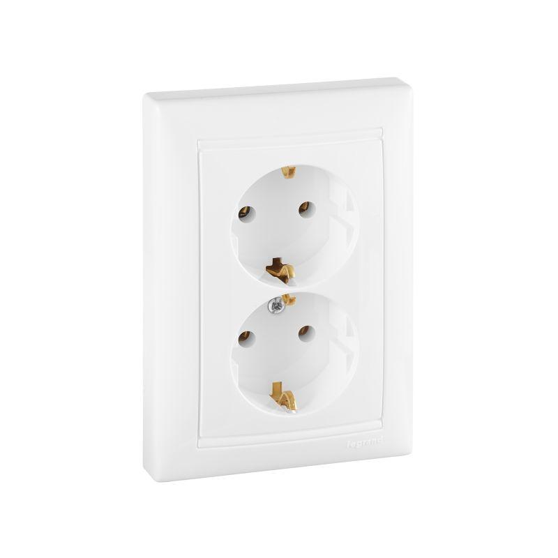 Розетка 2-м СП Valena 16А IP20 2P+E с заземл. немецк. стандарт бел. (DIY-упак.) Leg 694272 купить оптом выгодно Розетка 2-м СП Valena 16А IP20 2P+E с заземл. немецк. стандарт бел. (DIY-упак.) Leg 694272 оптом купить цена