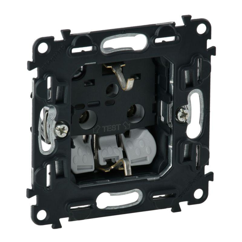 Розетка 1-м СП Valena In'matic 16А IP20 250В 2P+E безвинтов. клеммы механизм Leg 753021 купить оптом выгодно Розетка 1-м СП Valena In'matic 16А IP20 250В 2P+E безвинтов. клеммы механизм Leg 753021 оптом купить цена