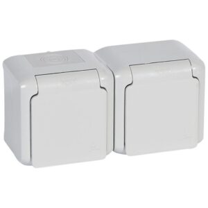 Розетка 2-м ОП Quteo 16А IP44 250В 2х2P+E с заземл. защ. шторки с крышкой сер. Leg 782353 оптом купить цена