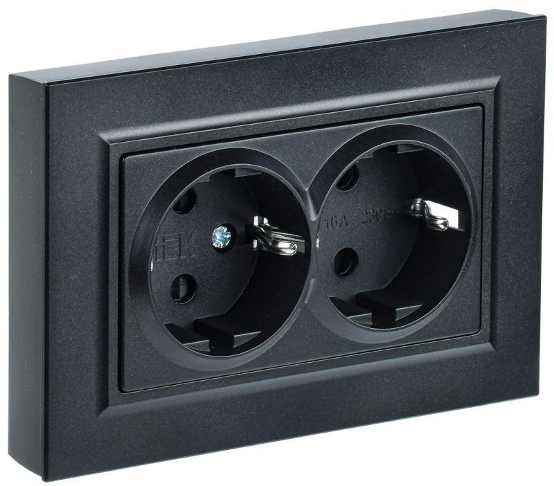 Розетка 2-м СП BRITE РСш12-3-БрЧ 16А в сборе с заземл. защ. шторки черн. IEK BR-R24-16-K02-F купить оптом выгодно Розетка 2-м СП BRITE РСш12-3-БрЧ 16А в сборе с заземл. защ. шторки черн. IEK BR-R24-16-K02-F оптом купить цена