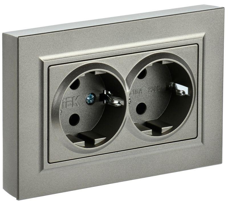 Розетка 2-м СП BRITE РСш12-3-БрШ 16А в сборе с заземл. защ. шторки шампань IEK BR-R24-16-K37-F купить оптом выгодно Розетка 2-м СП BRITE РСш12-3-БрШ 16А в сборе с заземл. защ. шторки шампань IEK BR-R24-16-K37-F оптом купить цена