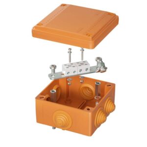 Коробка ответвительная FS 100х100х50мм 4р 450В 6А 4кв.мм с каб. вводами и клеммн. IP55 пластик. DKC FSB11404 оптом купить цена