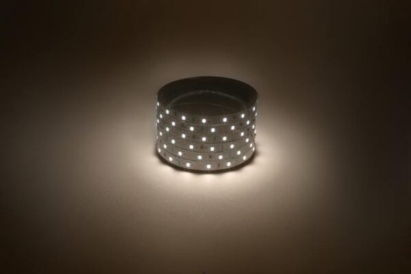 Светодиодная лента ЭРА LS2835 -60LED-IP20-WW-eco-5m купить оптом недорого