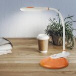 Настольный светильник ЭРА NLED-459-9W-OR светодиодный на прищепке со съемной вставкой-основанием оранжевый купить оптом недорого