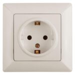 Розетка Intro Solo 4-202-02 с заземлением 2P+E Schuko