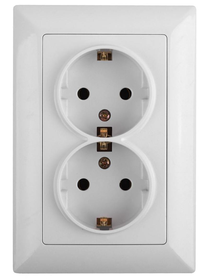 Розетка Intro Solo 4-208-01 с заземлением двойная 2X2P+E Schuko со шторками Розетка Intro Solo 4-208-01 с заземлением двойная 2X2P+E Schuko со шторками