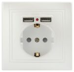 Розетка Intro Plano 1-410-06 с заземлением 2P+E Schuko со шторками