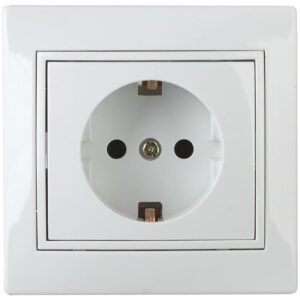 Розетка Intro Plano 1Э-206-01 с заземлением 2P+E Schuko со шторками