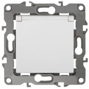 12-2003-01 ЭРА Розетка 2P+E Schuko со шторками с крышкой