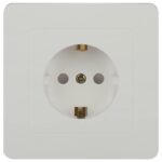 Розетка Intro 7-206-01 Style с заземлением 2P+E Schuko со шторками