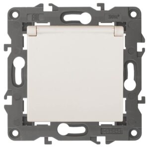 14-2103-02 ЭРА Розетка 2P+E Schuko со шторками с крышкой