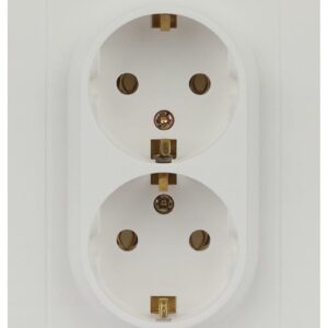 Розетка Intro 7-205-01 Style двойная с заземлением 2X2P+E Schuko