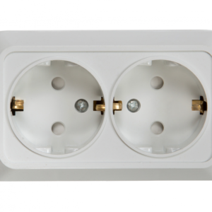 Розетка двойная с заземлением со шторкой BOLLETO белая накладная 7128х IN HOME купить оптом недорого