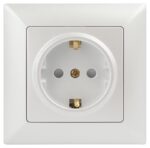 Розетка Intro Solo 4-206-06 с заземлением 2P+E Schuko со шторками