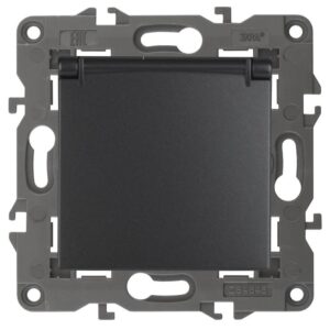 14-2103-05 ЭРА Розетка 2P+E Schuko со шторками с крышкой