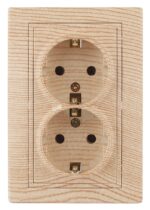 Розетка Intro Plano 1-205-11 с заземлением двойная 2X2P+E Schuko