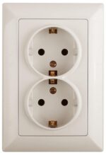 Розетка Intro Solo 4-205-02 с заземлением двойная 2X2P+E Schuko