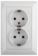 Розетка Intro Solo 4-205-01 с заземлением двойная 2X2P+E Schuko