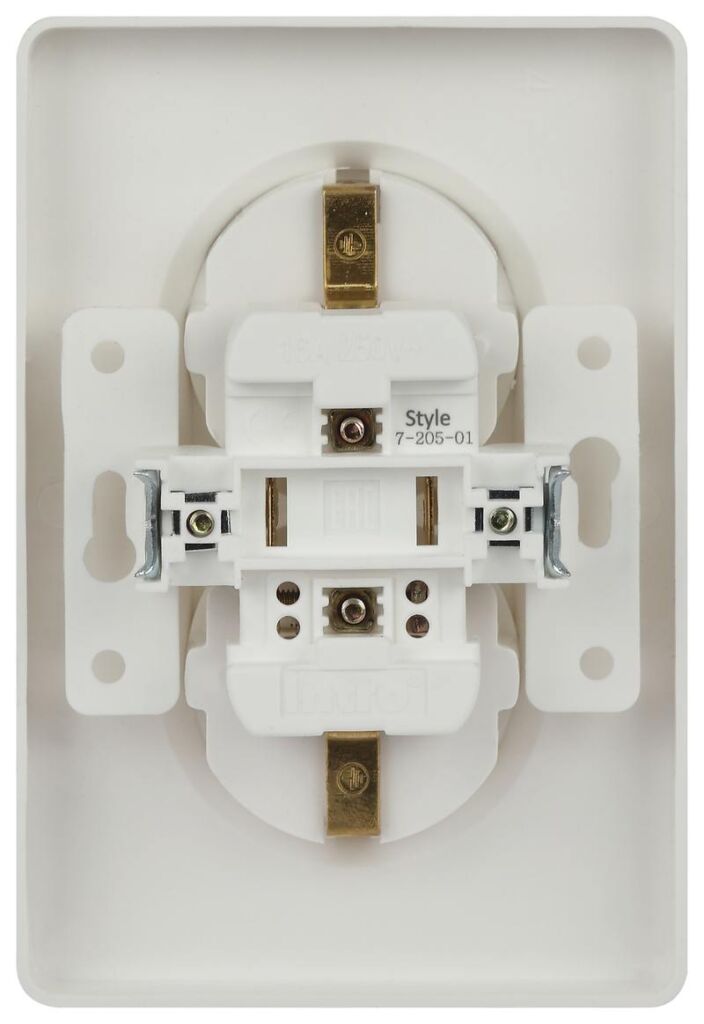 16А-250В 16А-250В